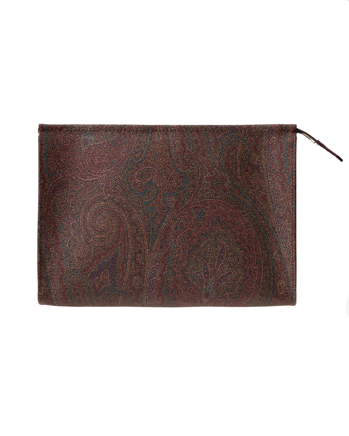 shop ETRO  Beauty: Etro necessaire realizzato nell'iconico tessuto Paisley jacquard.
Dimensioni: 25 x 18 x 4 cm
Esterno: Tessuto di cotone Paisley jacquard spalmato con grana opaca e doppiato in tela
Finiture: 100% pelle di vitello
Fodera: 66% cotone, 34% poliestere
Chiusura con cerniera.
Tasca interna applicata.
Accessori metallici con finitura dorata.
Fodera in tessuto logato ETRO.
Made in Italy.. 00052 8007-0600 number 4002029